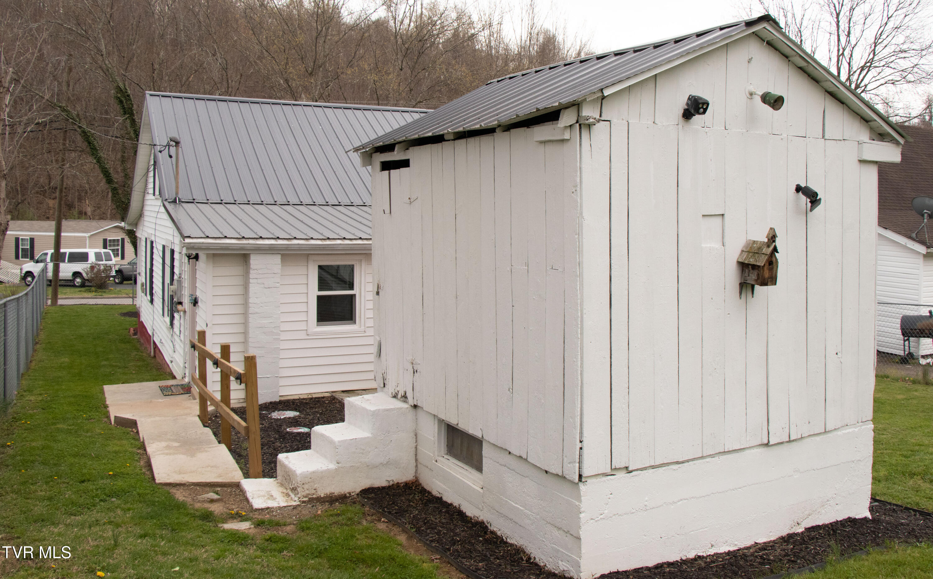 1826 Pittstown Road Bristol, VA 24201 - Photo 7 of 41 Storage