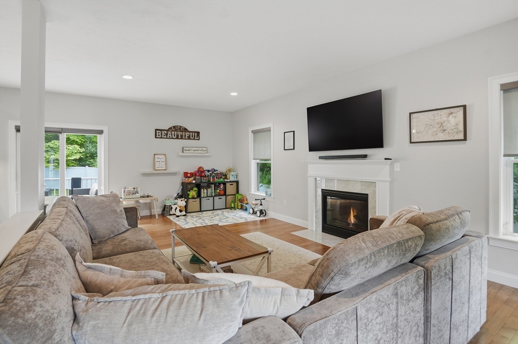 2 Klondike Road Grafton, MA 01560 - Photo 8 of 41