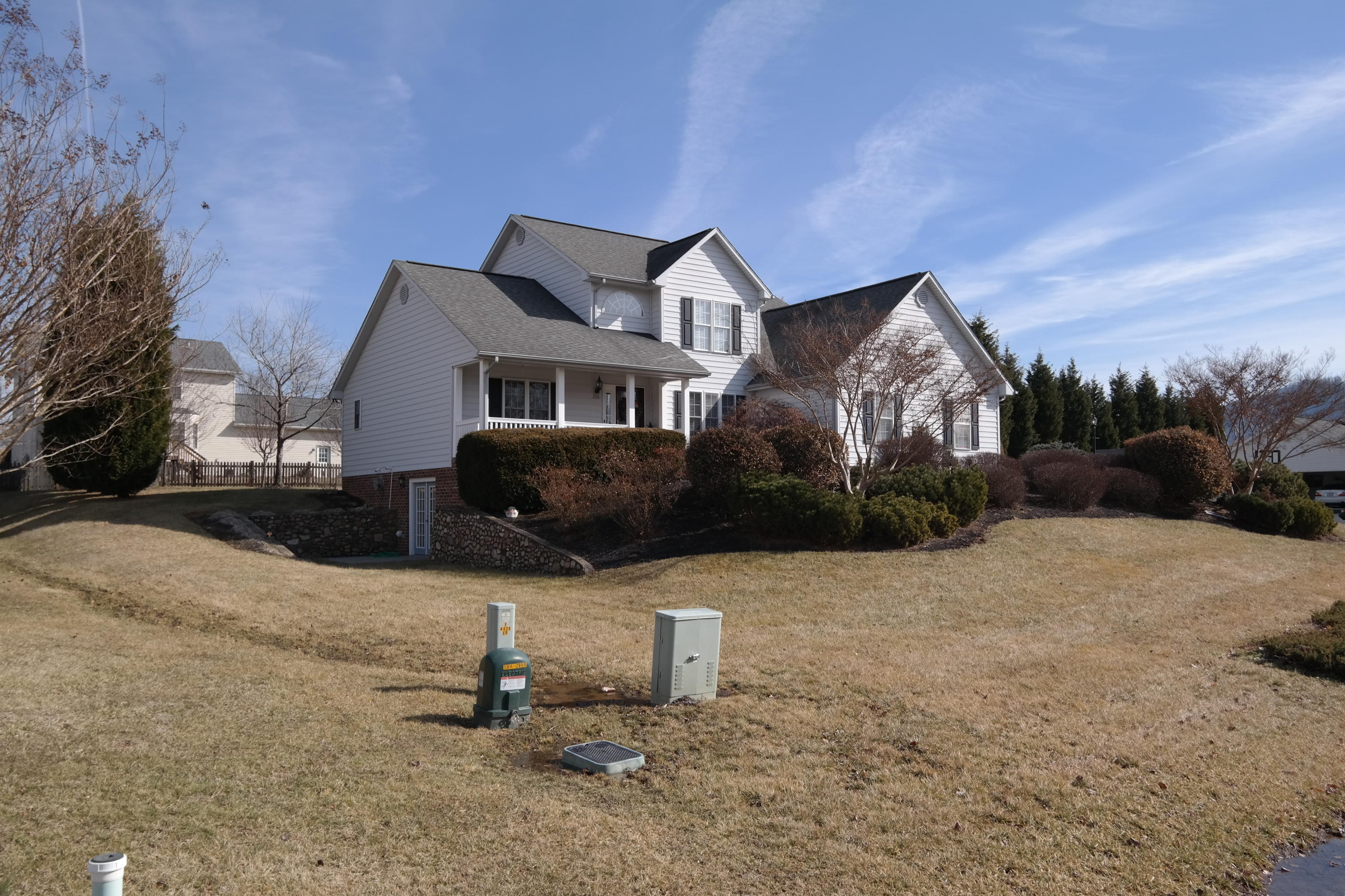 230 Eagle Ridge Roanoke, VA 24012 - Photo 1 of 35 Front