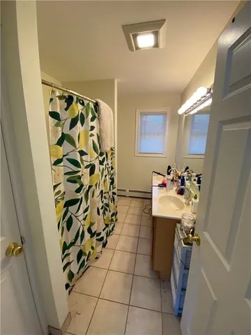 $2,000 | 28 Chester Avenue, Unit 2, Westerly, RI 02891