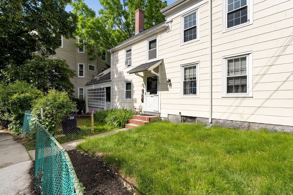 40 Victory Road Boston, MA 02122 - Photo 3 of 39