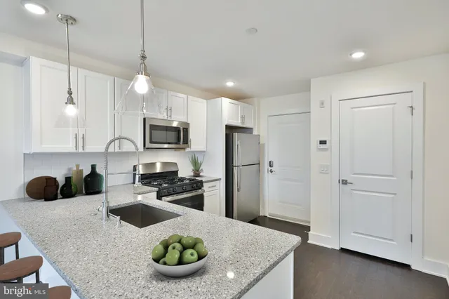 $1,875 | 2608 Braddock Street, Unit 3, Philadelphia, PA 19125