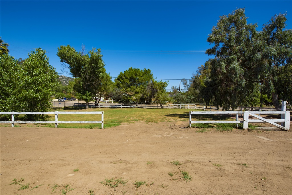 15727 Mussey Grade Road Ramona, CA 92065 - Photo 4 of 12