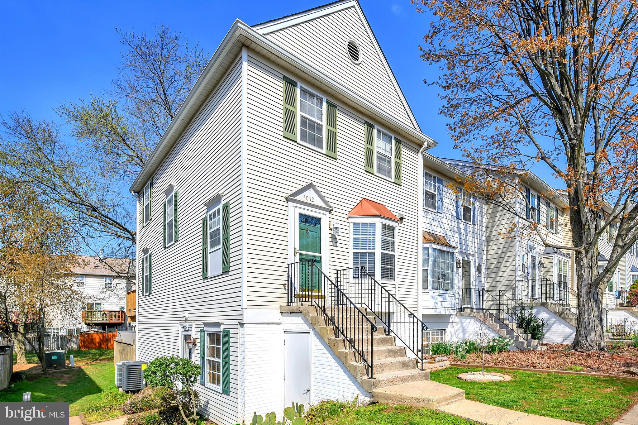 4032 Spring Run Court, Unit 6A Chantilly, VA 20151 - Photo 2 of 33 Gallery Image 2