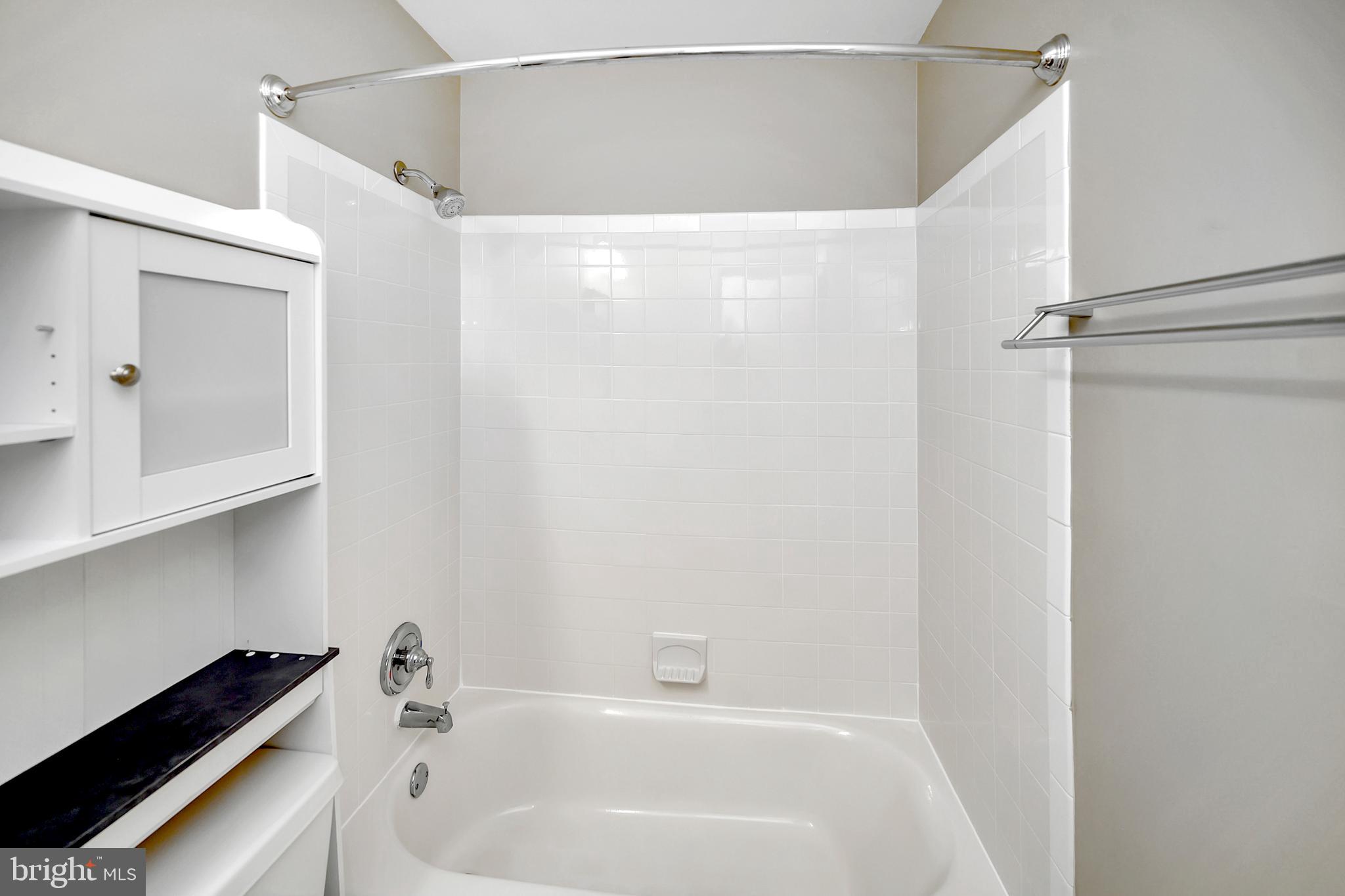4032 Spring Run Court, Unit 6A Chantilly, VA 20151 - Photo 28 of 33 Gallery Image 28