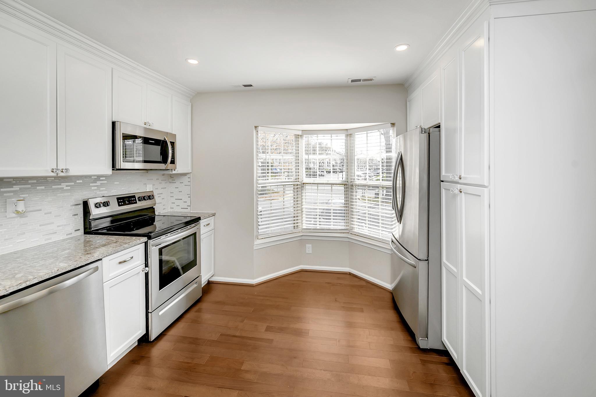 4032 Spring Run Court, Unit 6A Chantilly, VA 20151 - Photo 7 of 33 Gallery Image 7