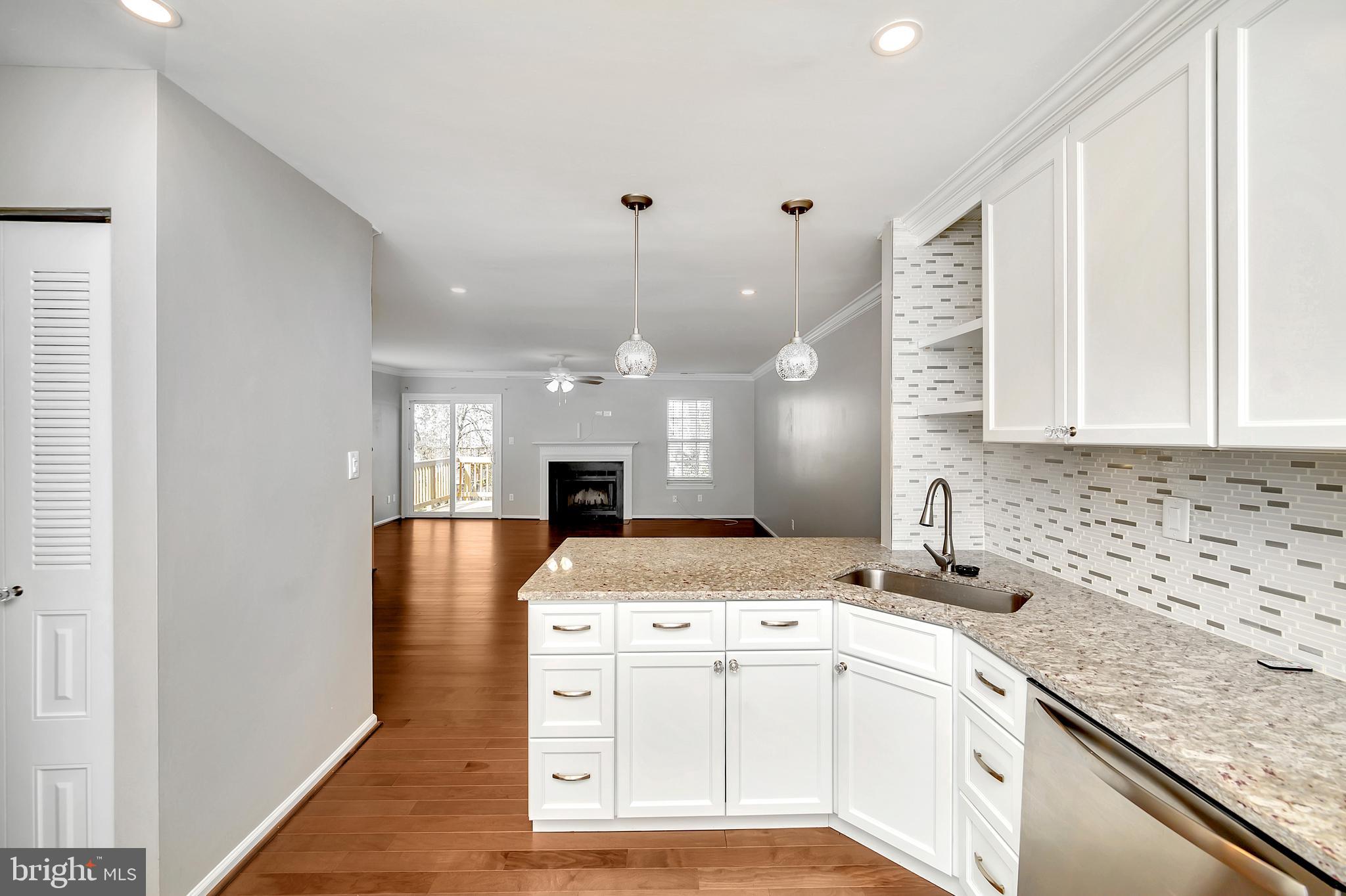 4032 Spring Run Court, Unit 6A Chantilly, VA 20151 - Photo 10 of 33 Gallery Image 10