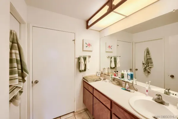 $525,000 | 4085 Crystal Dawn Lane, Unit 104, San Diego, CA 92122