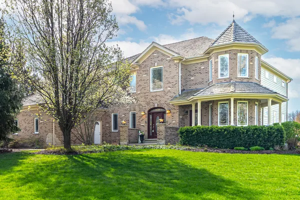 $799,000 | 38868 North Oakcrest Lane, Wadsworth, IL 60083