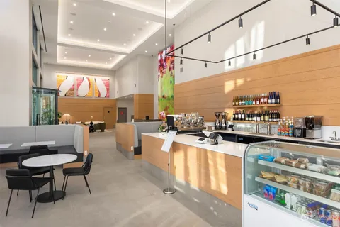 $475,000 | 2510 6th Avenue, Unit 1606, Seattle, WA 98121