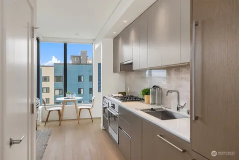 $475,000 | 2510 6th Avenue, Unit 1606, Seattle, WA 98121