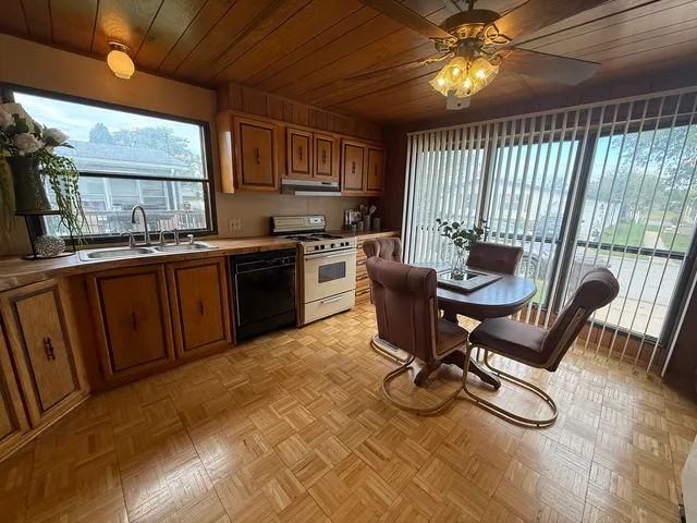 $39,900 | 608 Tanglewood Road, Matteson, IL 60443