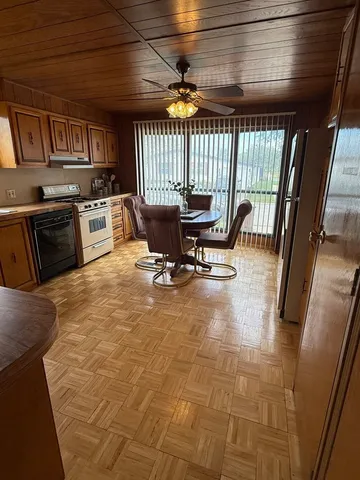 $39,900 | 608 Tanglewood Road, Matteson, IL 60443