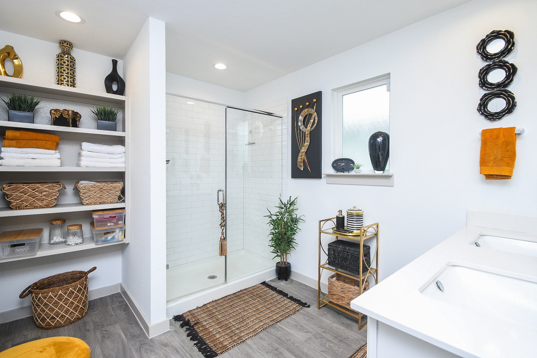 7723 Golden Rubia Lane Rosharon, TX 77583 - Photo 18 of 34 a living room with furniture and a book shelf