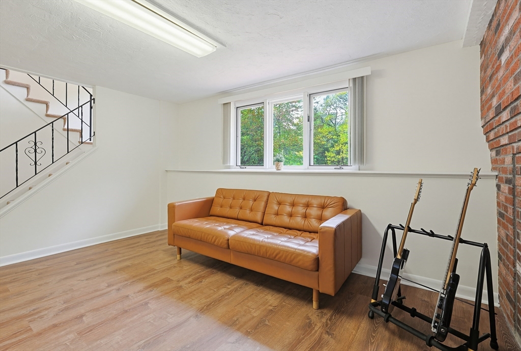 1 Tamworth Road Sharon, MA 02067 - Photo 23 of 31