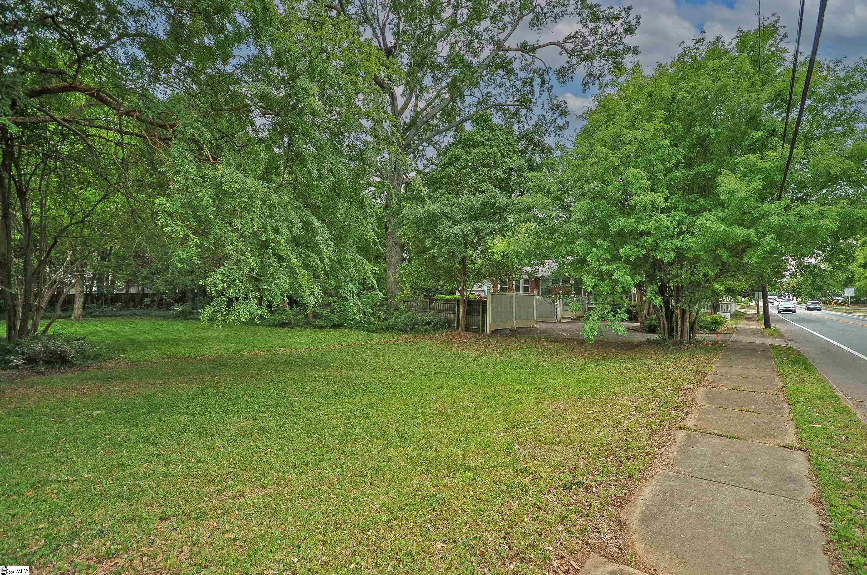 42 West Faris Road Greenville, SC 29605 - Photo 1 of 5