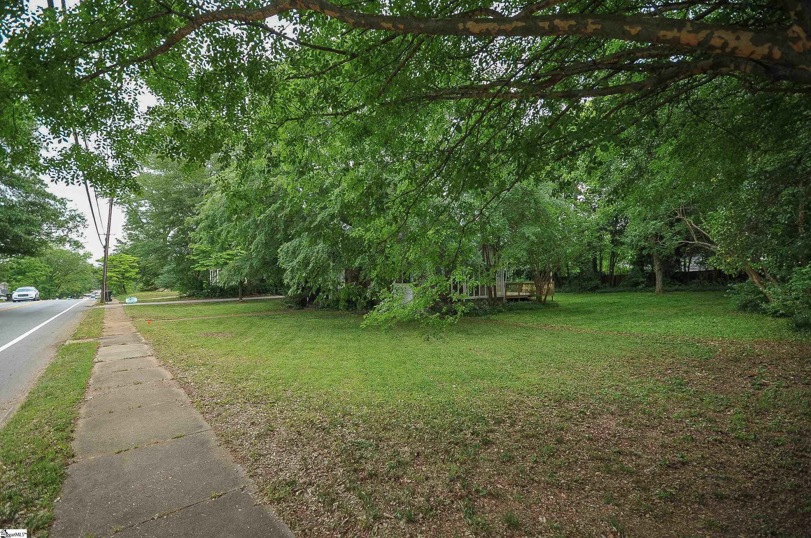 42 West Faris Road Greenville, SC 29605 - Photo 3 of 5