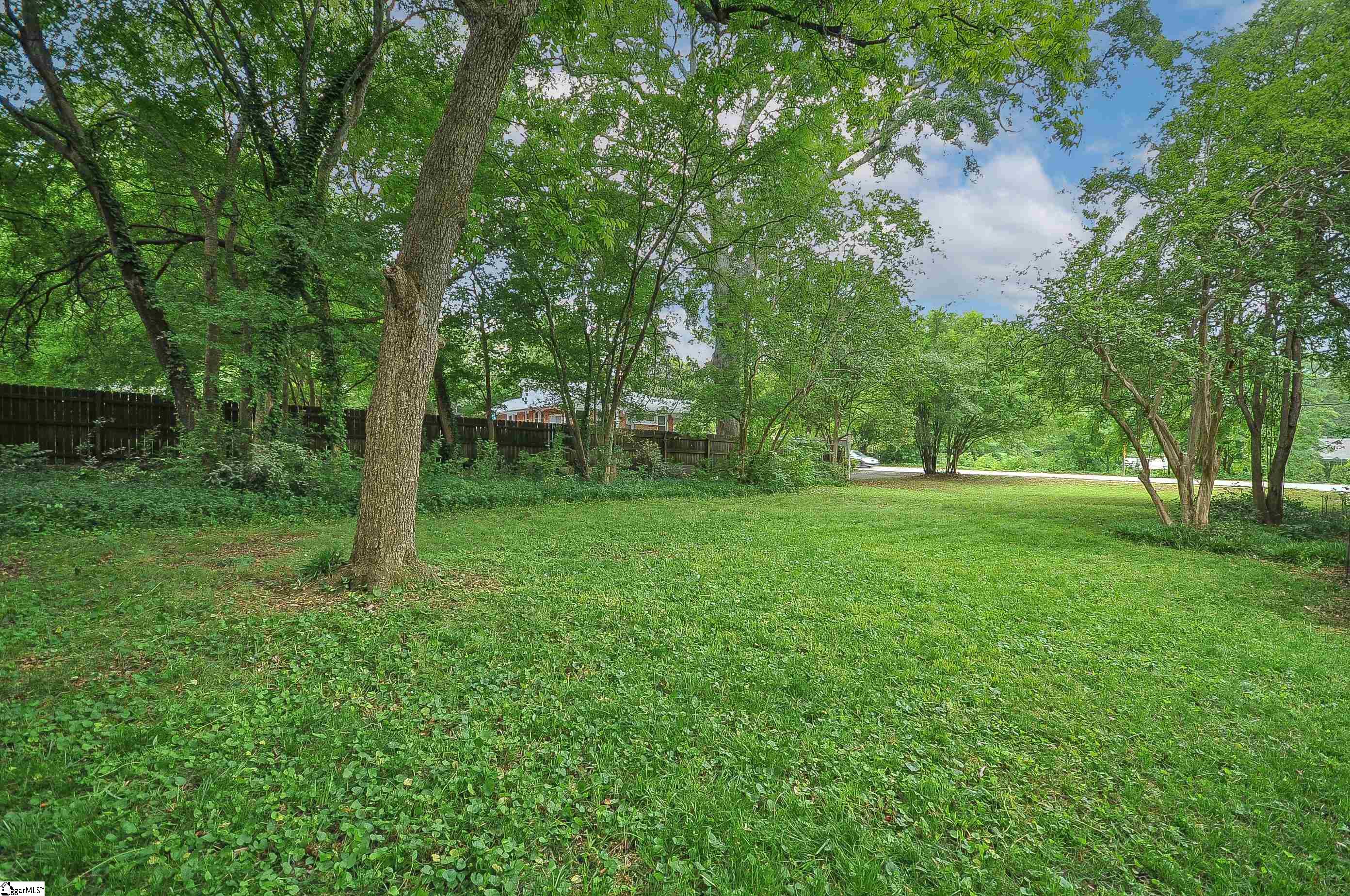 42 West Faris Road Greenville, SC 29605 - Photo 5 of 5