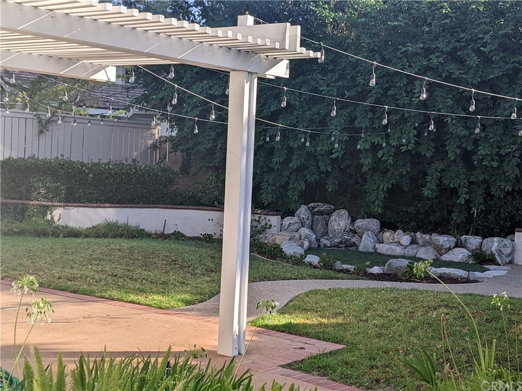 633 North Buttonbush Trail Orange, CA 92869 - Photo 24 of 26 a view of a garden