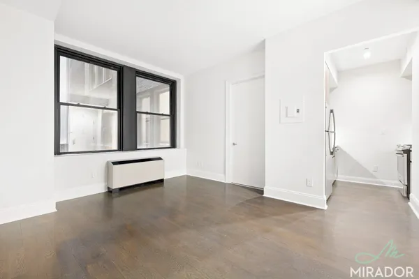 $3,750 | 15 Park Row, Unit 7J | Financial District