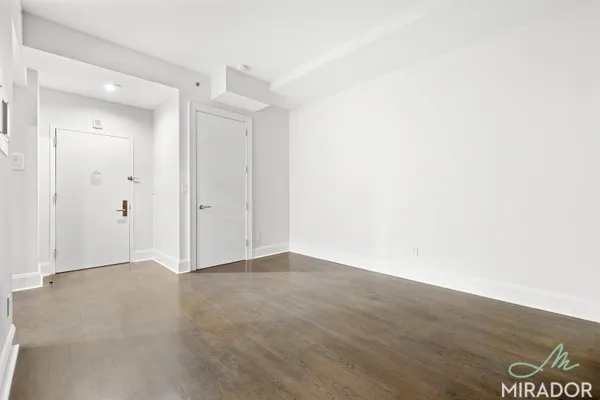 $3,750 | 15 Park Row, Unit 7J | Financial District
