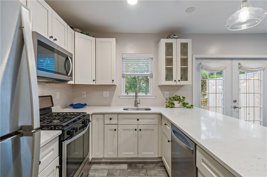 2871 Fernwald Road Pittsburgh, PA 15217 - Photo 13 of 28 Gallery Image 13