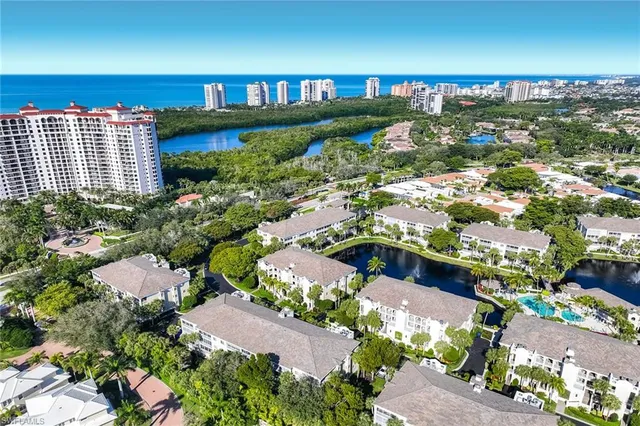 $950,000 | 7725 Pebble Creek Circle, Unit 305, Naples, FL 34108