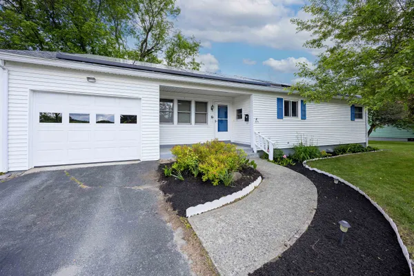 $230,000 | 375 Concord Avenue, St. Johnsbury, VT 05819