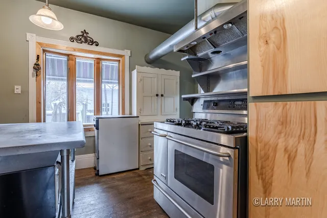 $250,000 | 55 Fitch Place Southeast, Grand Rapids, MI 49503