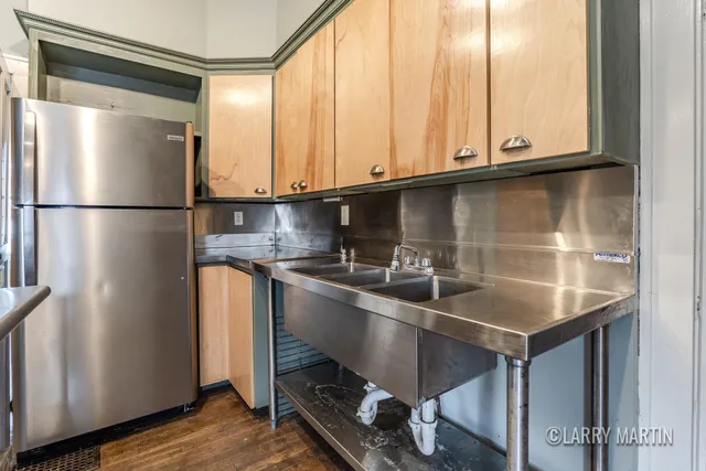 $250,000 | 55 Fitch Place Southeast, Grand Rapids, MI 49503