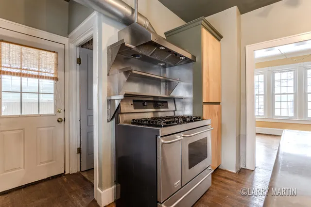 $250,000 | 55 Fitch Place Southeast, Grand Rapids, MI 49503