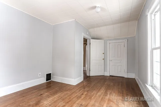 $250,000 | 55 Fitch Place Southeast, Grand Rapids, MI 49503