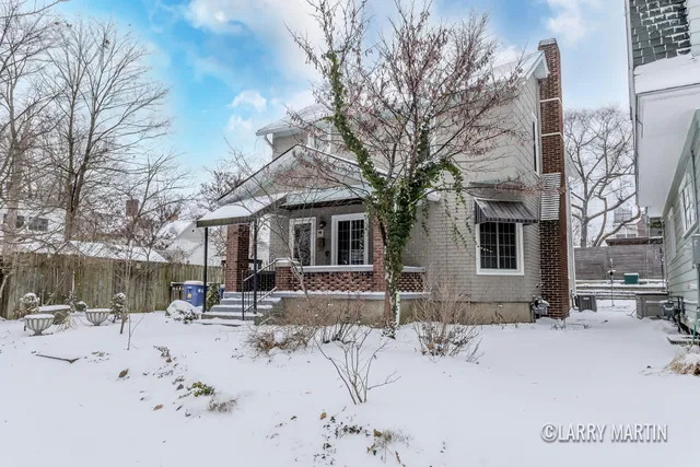 $250,000 | 55 Fitch Place Southeast, Grand Rapids, MI 49503