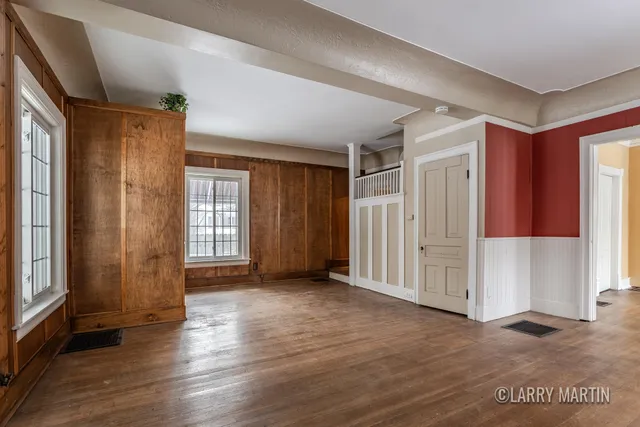 $250,000 | 55 Fitch Place Southeast, Grand Rapids, MI 49503