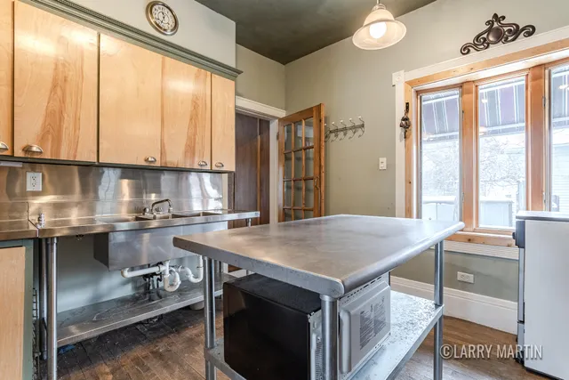 $250,000 | 55 Fitch Place Southeast, Grand Rapids, MI 49503