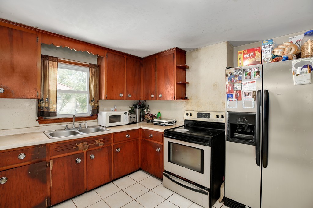 21 Lodgehill Road Boston, MA 02136 - Photo 2 of 14 Gallery Image 2