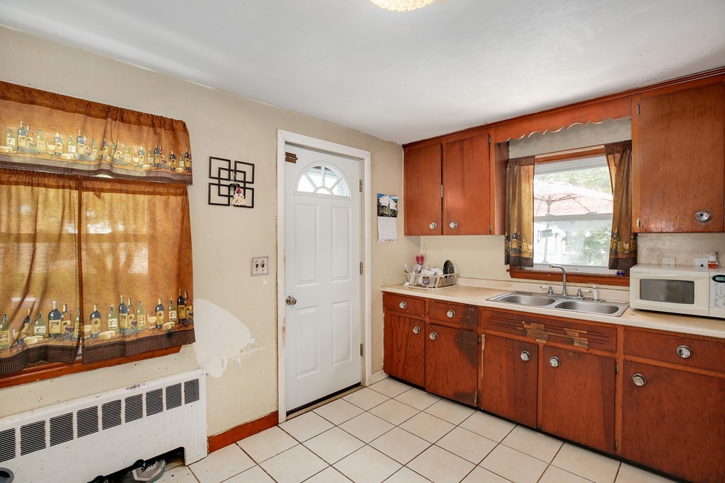 21 Lodgehill Road Boston, MA 02136 - Photo 3 of 14 Gallery Image 3