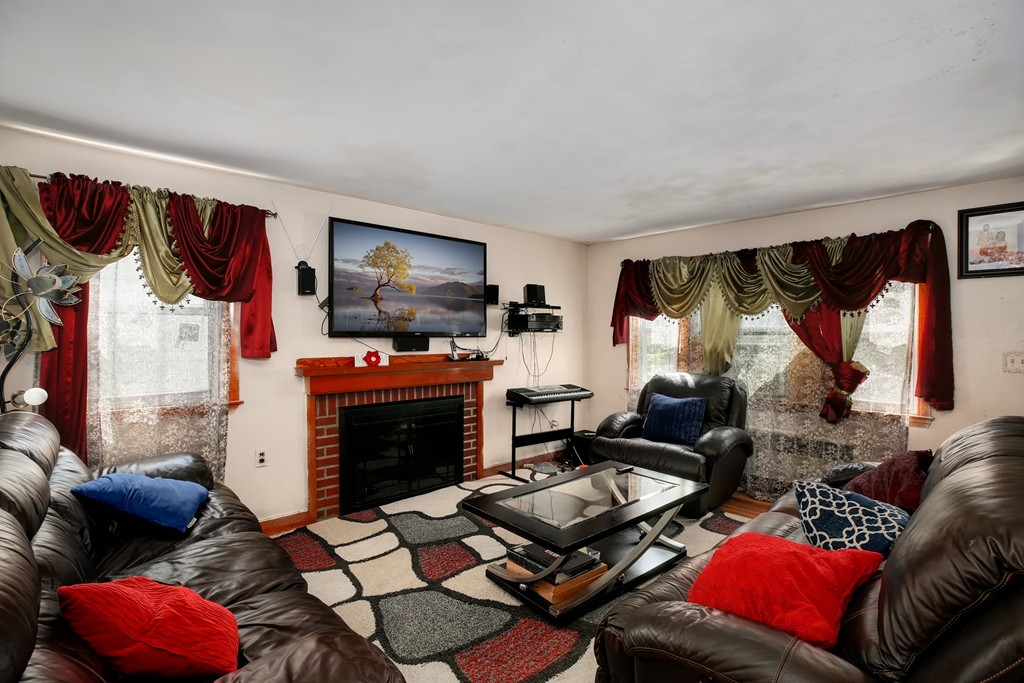 21 Lodgehill Road Boston, MA 02136 - Photo 6 of 14 Gallery Image 6