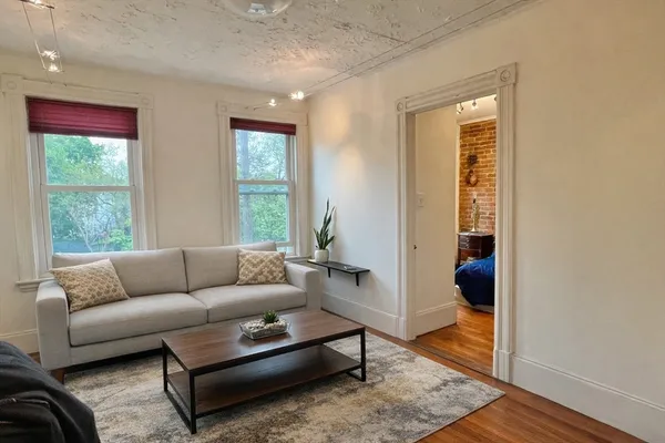 $2,500 | 14 Mead Street, Unit 2, Boston, MA 02134