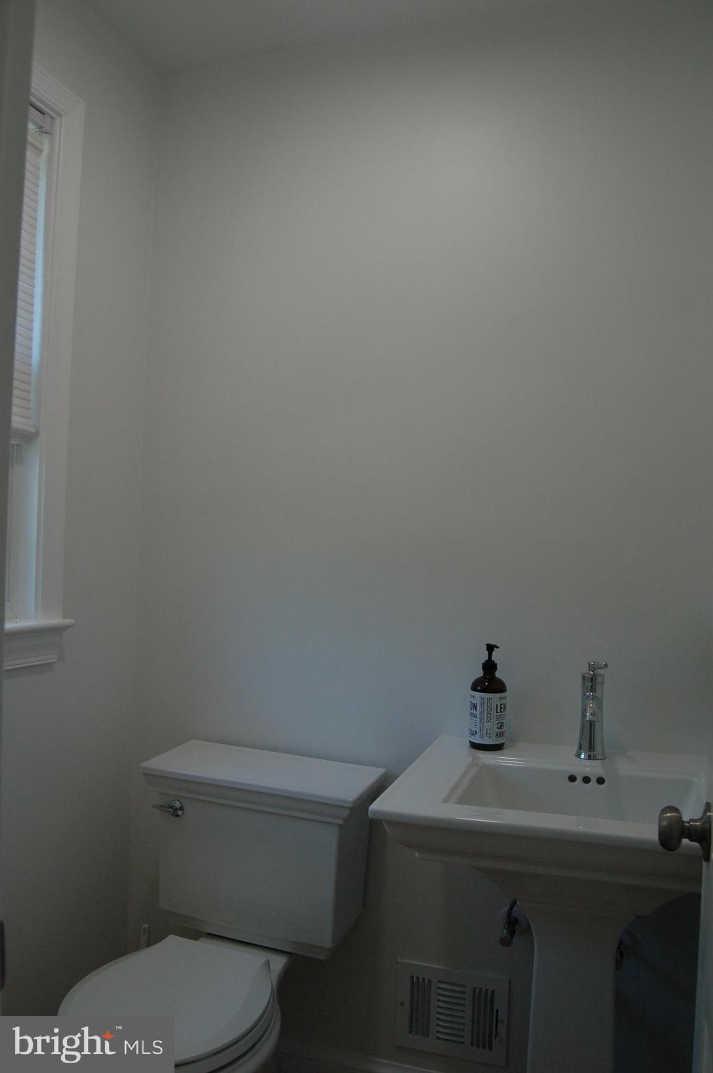 7301 Old Stage Road Rockville, MD 20852 - Photo 11 of 48