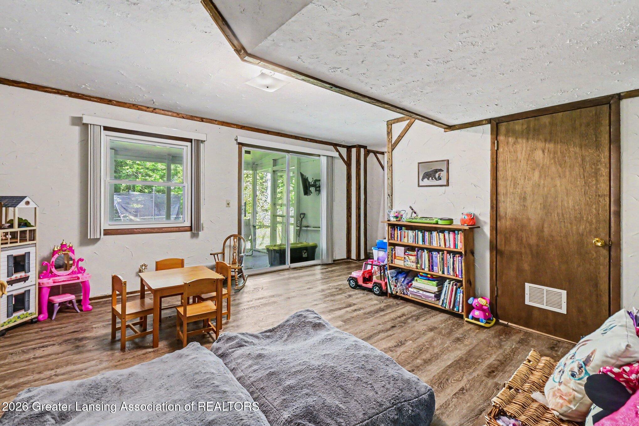 1923 Pageant Way Holt, MI 48842 - Photo 17 of 28 019_file_8189