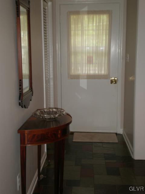 1480 Springhouse Road Allentown, PA 18104 - Photo 5 of 16 Gallery Image 5