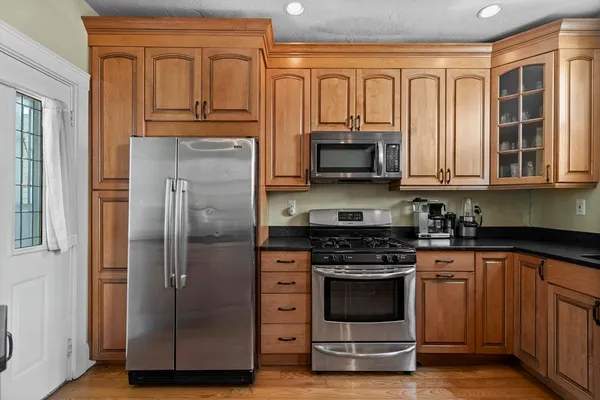 $4,900 | 137 L Street, Unit 1, Boston, MA 02127