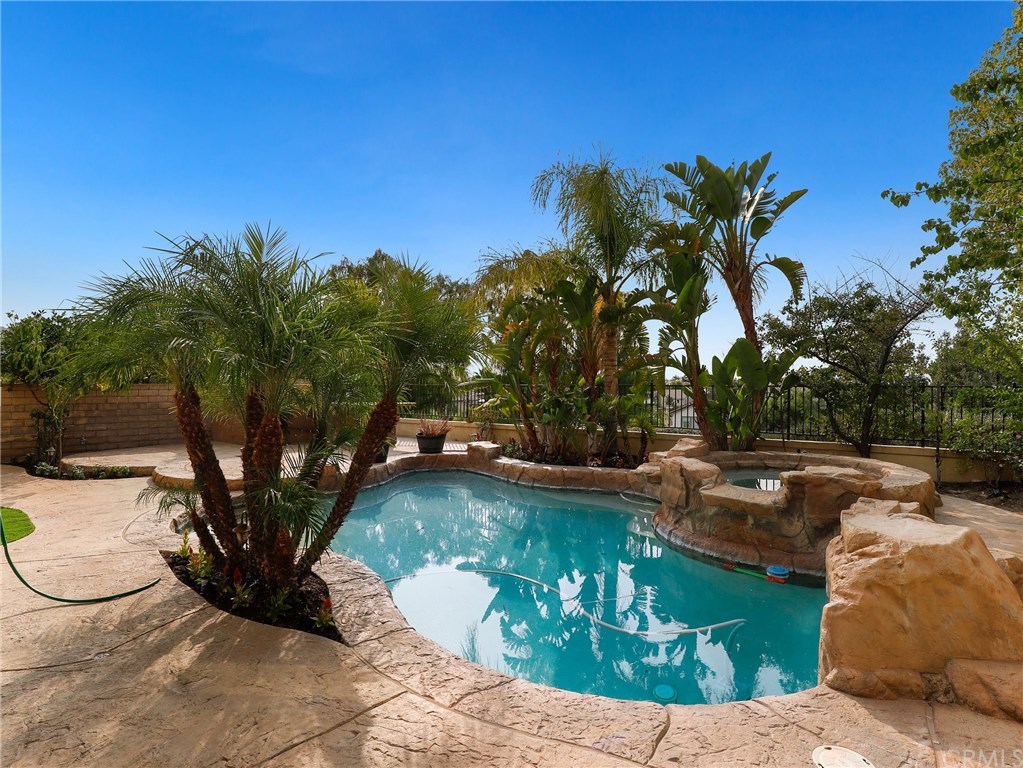 25955 Burke Place Stevenson Ranch, CA 91381 - Photo 3 of 36