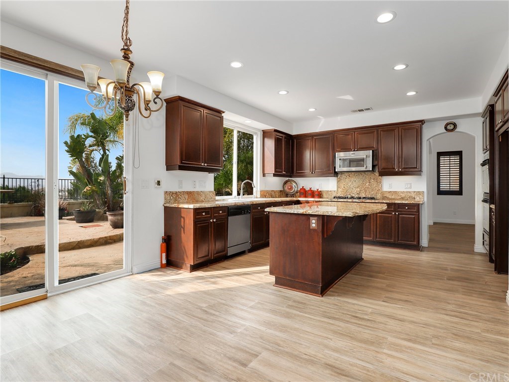 25955 Burke Place Stevenson Ranch, CA 91381 - Photo 4 of 36