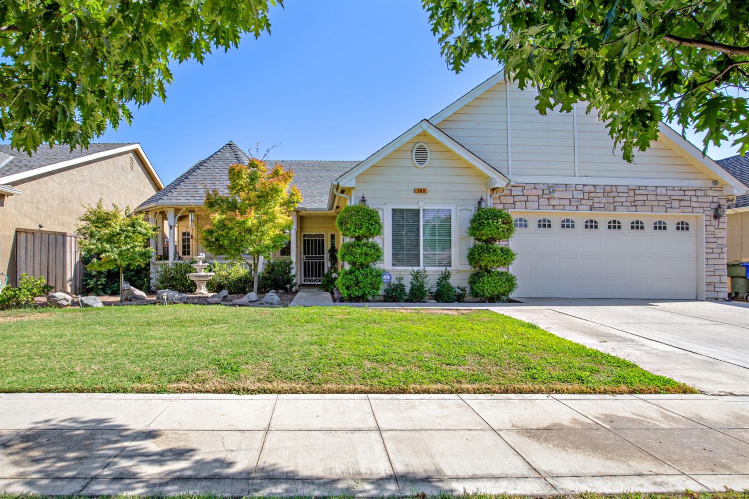 385 East Olson Avenue Reedley, CA 93654 - Photo 1 of 35 Gallery Image 1