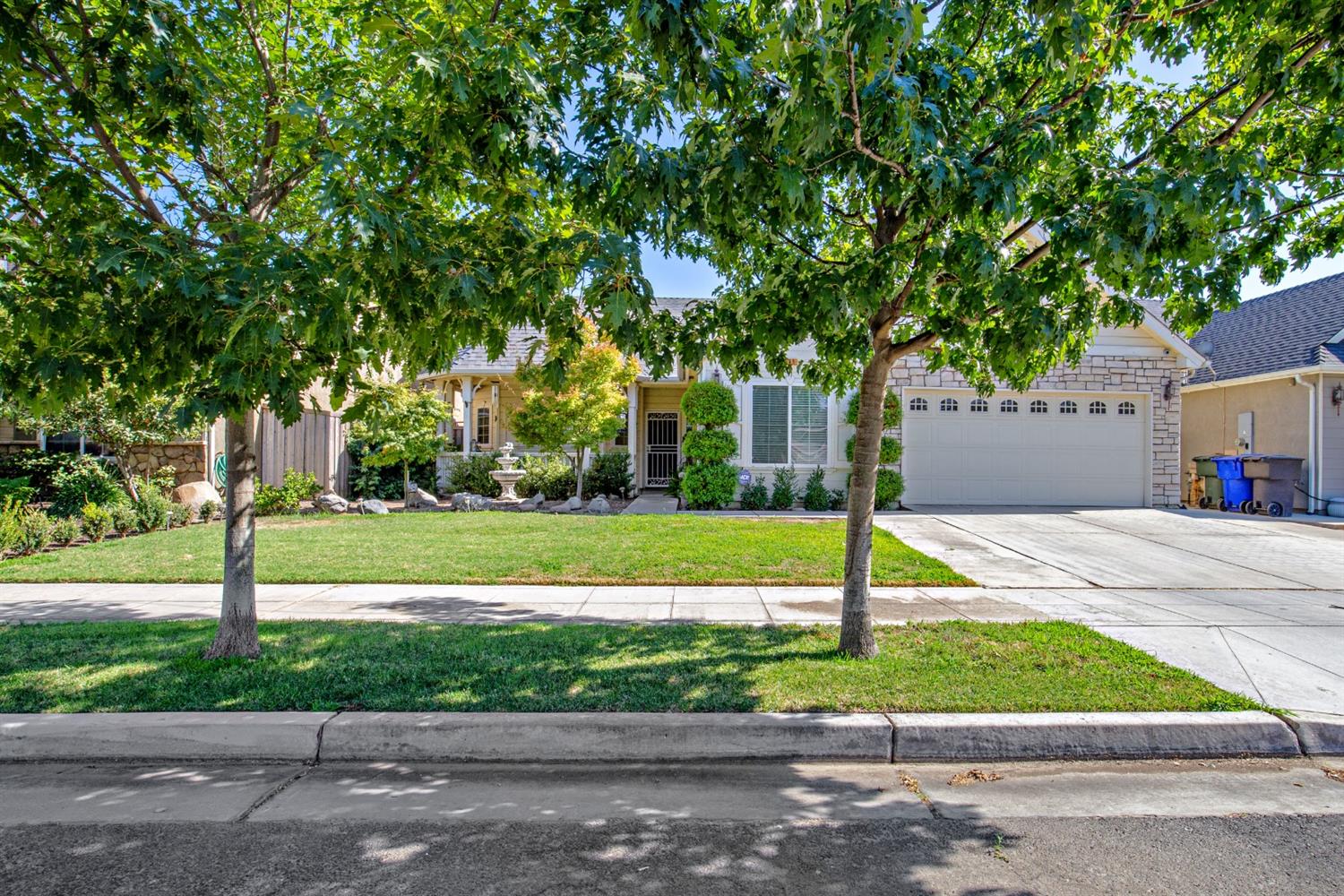 385 East Olson Avenue Reedley, CA 93654 - Photo 3 of 35 Gallery Image 3