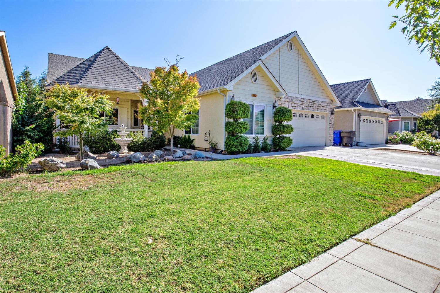 385 East Olson Avenue Reedley, CA 93654 - Photo 4 of 35 Gallery Image 4