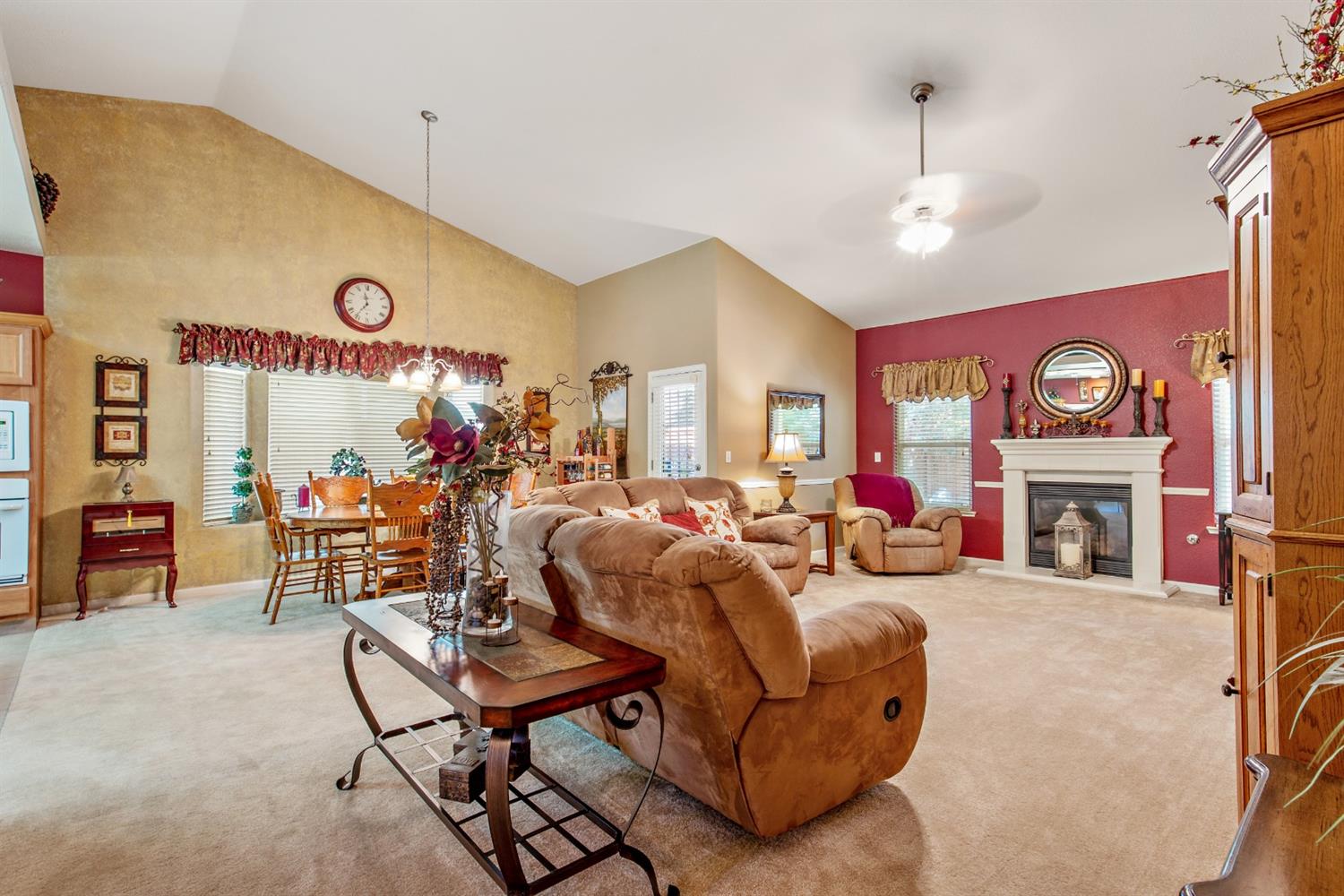 385 East Olson Avenue Reedley, CA 93654 - Photo 9 of 35 Gallery Image 9