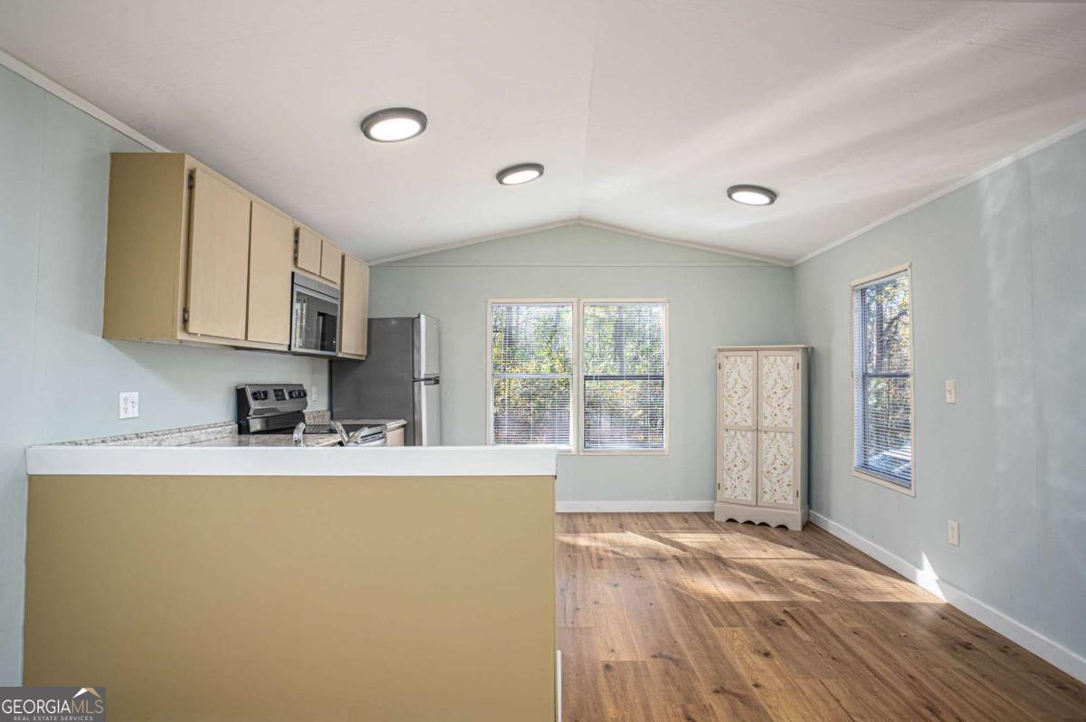 139 Anglin Road Jefferson, GA 30549 - Photo 13 of 26 a view of a kitchen with electric appliances